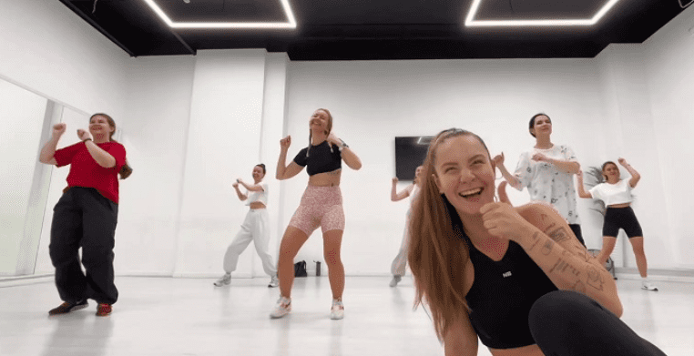 Дарья Исаева - Онлайн-клуб танца Сияй. Июль 2025