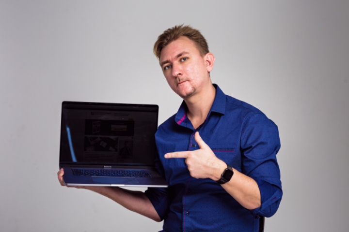 SEO / Дмитрий Новоселов - киборг: Как с помощью нейросетей создавать тексты