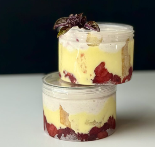 Мария Манахова - Кейк: Баночка, Клубника, Базилик. Торт Мороженое